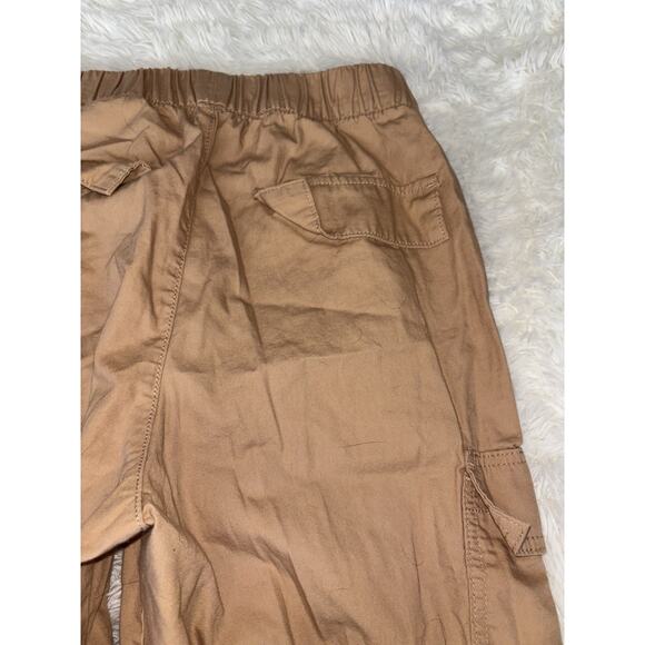H&M kids sz. 20 classic khaki pull on cargo pants. Cute, great shape - Picture 6 of 8